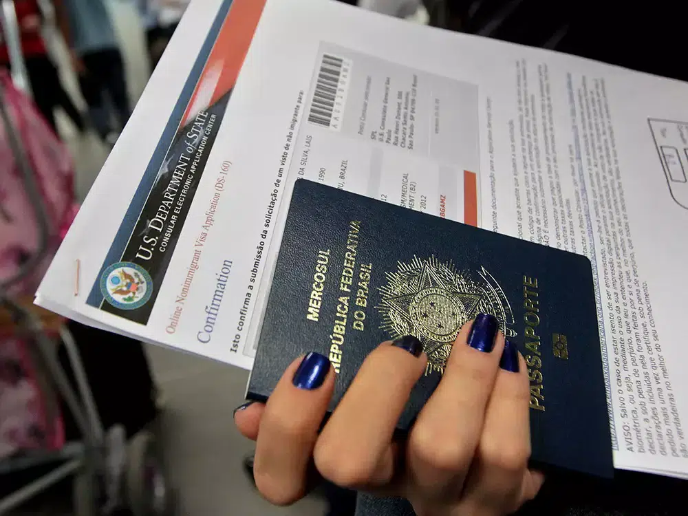 Passaporte e confirmação do DS-160